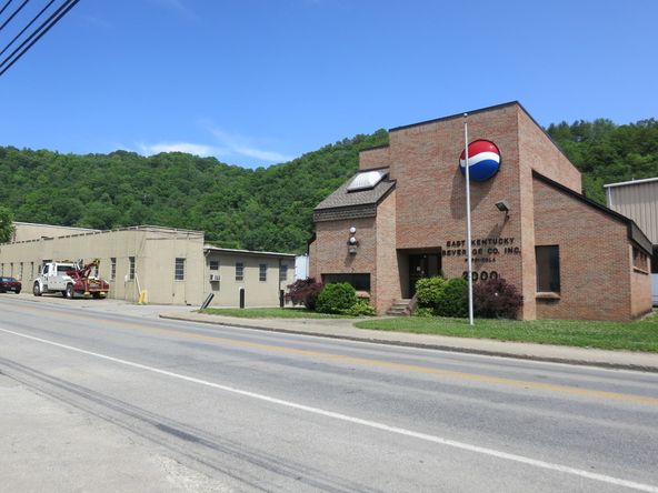 Commercial Buildings & Land: 2000 North Main Street, Hazard, KY 41701